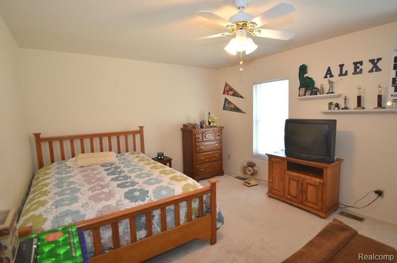 1172 Whispering Knoll Lane Rochester Hills, MI 48306 - Photo 23 of 39