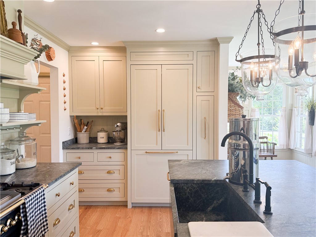 6050 Cross Anchor Road Enoree, SC 29335 - Photo 12 of 49