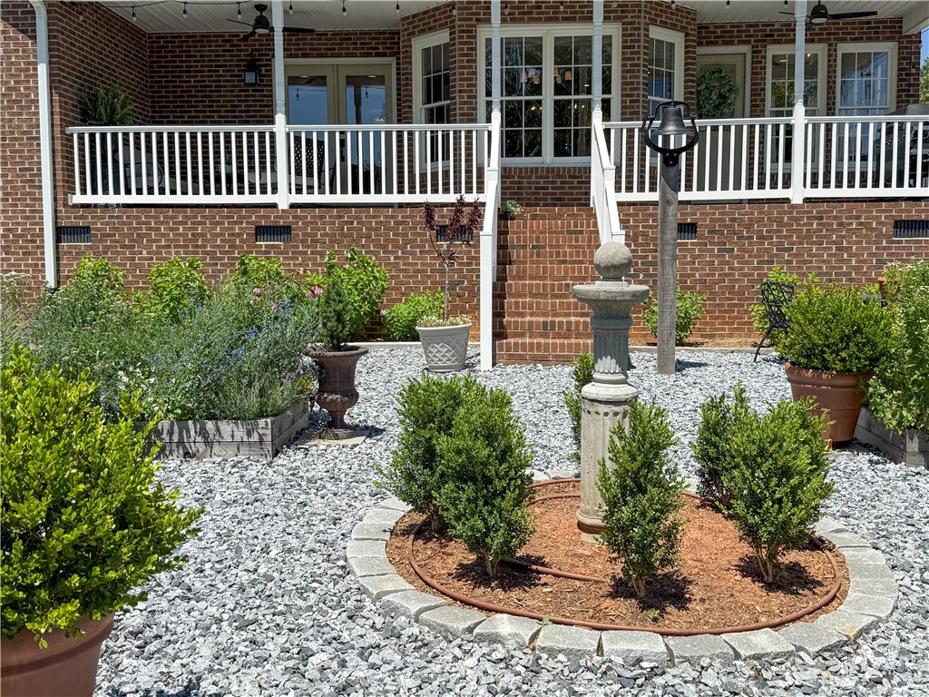 6050 Cross Anchor Road Enoree, SC 29335 - Photo 27 of 49