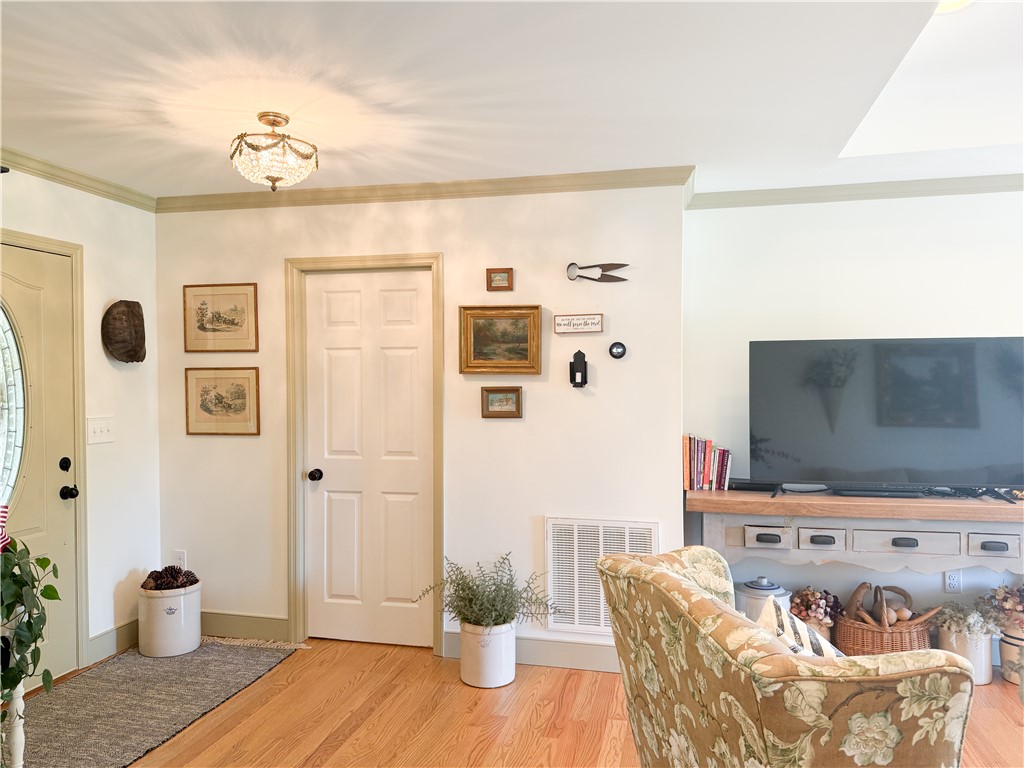 6050 Cross Anchor Road Enoree, SC 29335 - Photo 6 of 49