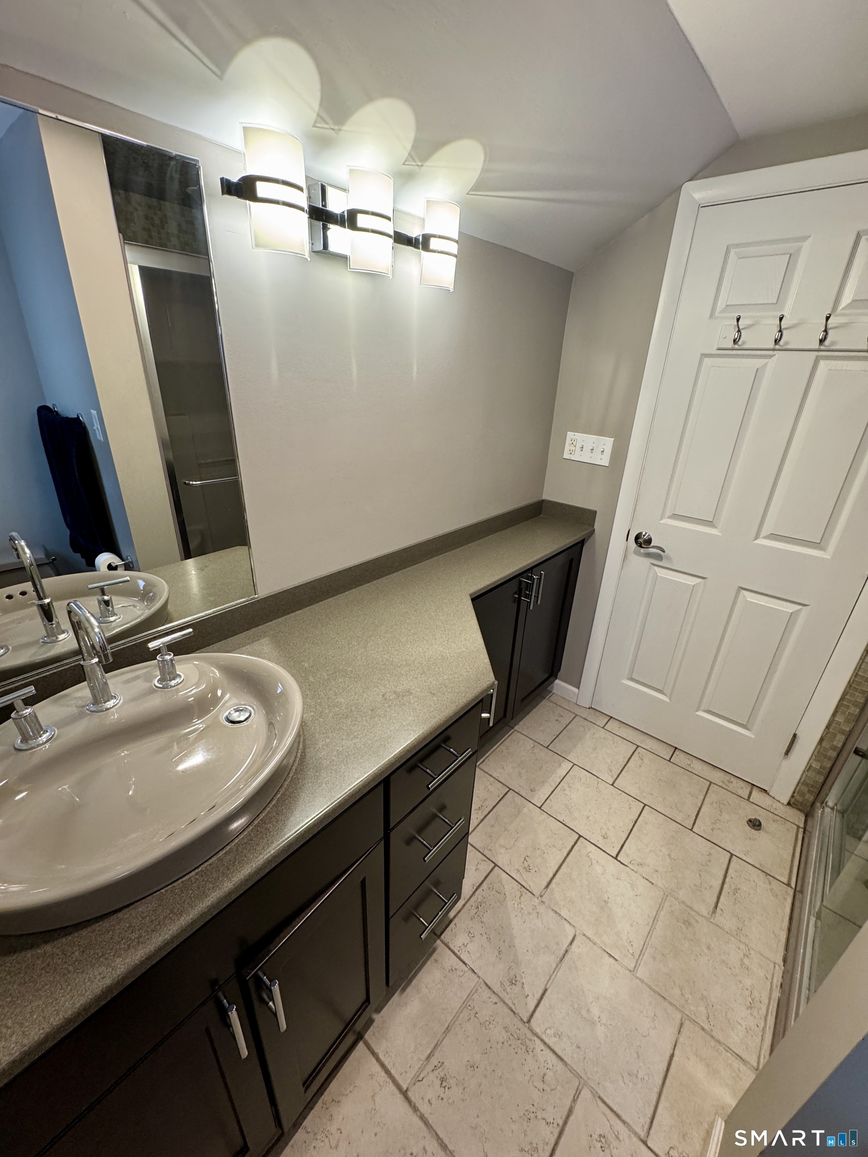 834 Bee Street Meriden, CT 06450 - Photo 31 of 33