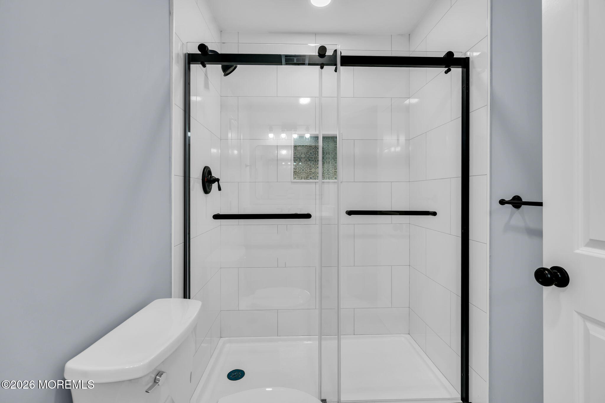 17 Meadowbrook Road Brick, NJ 08723 - Photo 19 of 36 Custom Tiled Hallway Bath