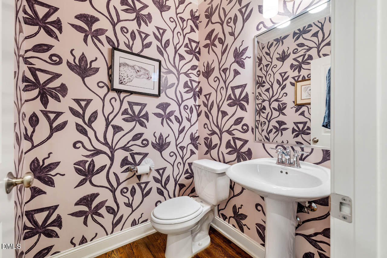 136 Post Oak Road Chapel Hill, NC 27516 - Photo 24 of 76 Powder Room