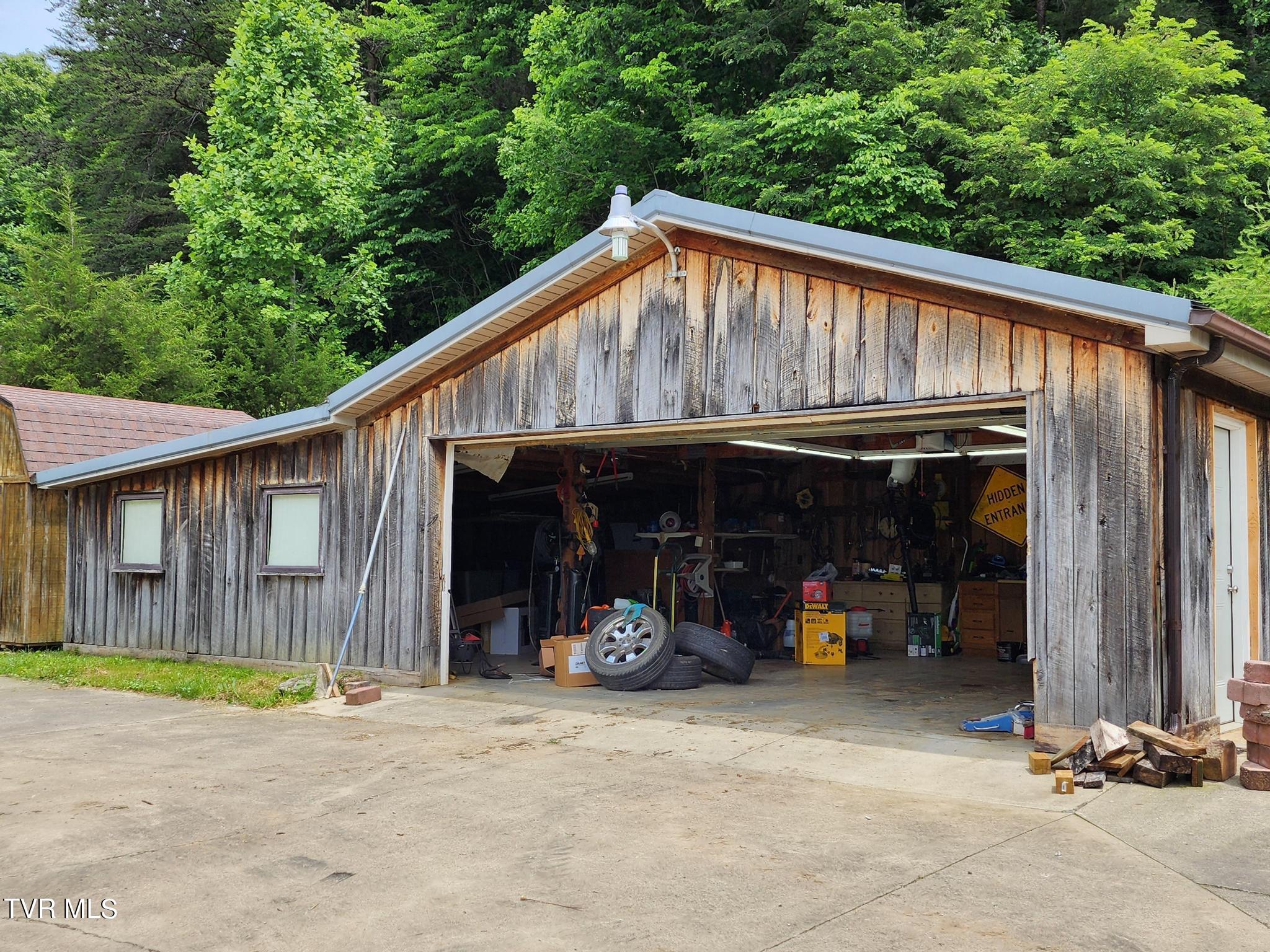 1510 West Pines Road Afton, TN 37616 - Photo 64 of 93 0040