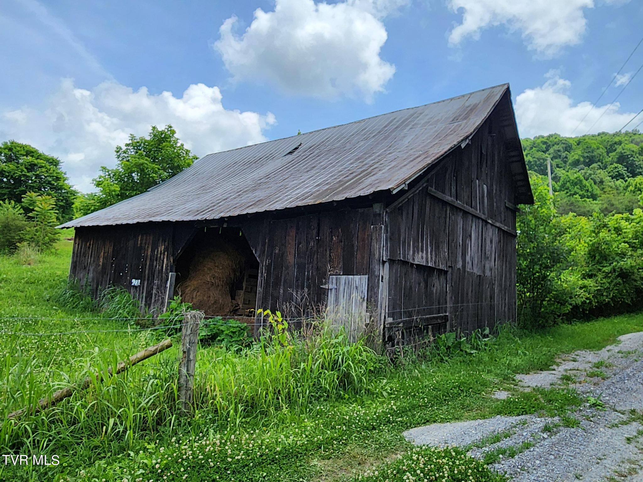 1510 West Pines Road Afton, TN 37616 - Photo 80 of 93 0032