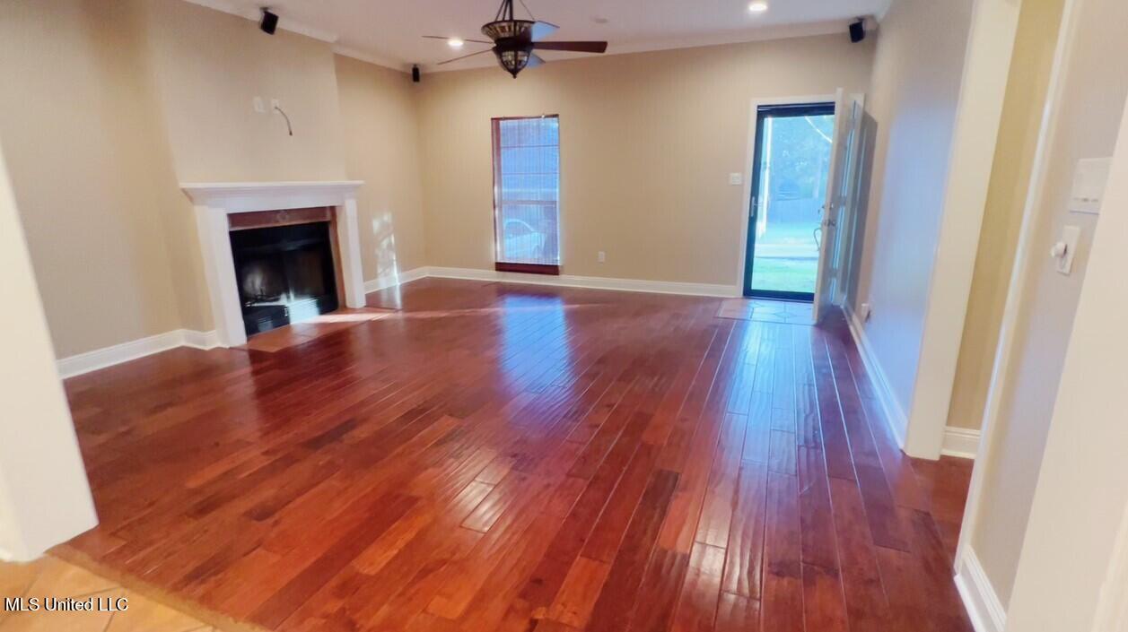 882 Maili Place Diamondhead, MS 39525 - Photo 3 of 56 Family room