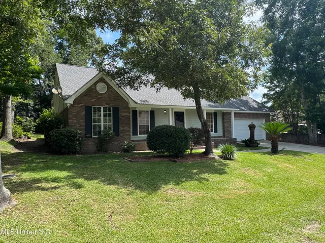 $295,000 | 882 Maili Place, Diamondhead, MS 39525