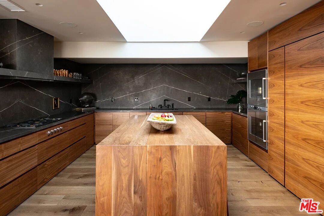 1883 Rising Glen Road Los Angeles, CA 90069 - Photo 13 of 40 Gallery Image 13