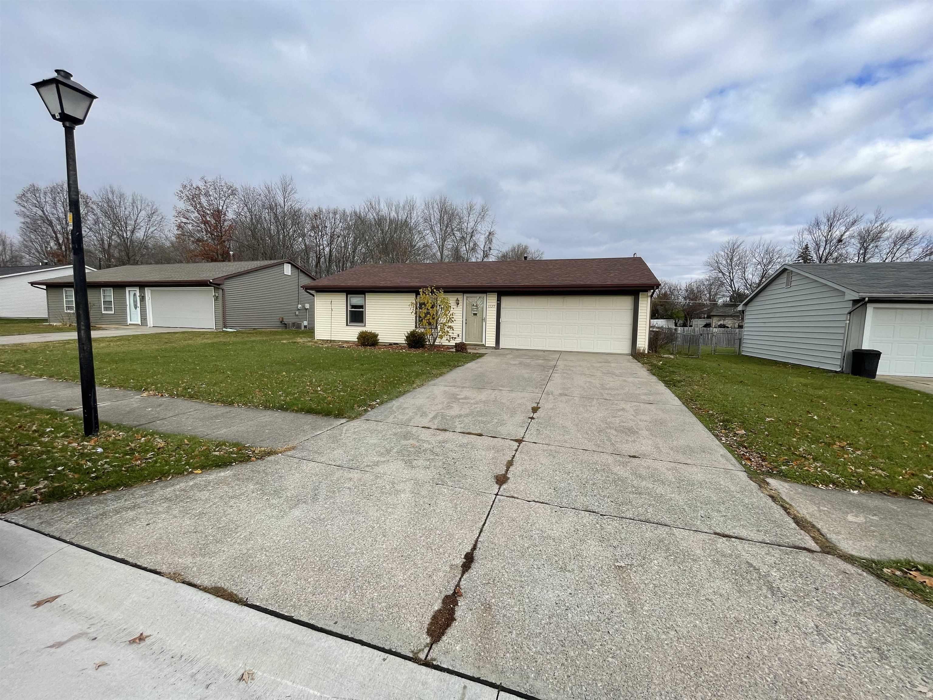 1325 Springbrook Road Fort Wayne, IN 46825 - Photo 3 of 35 Gallery Image 3