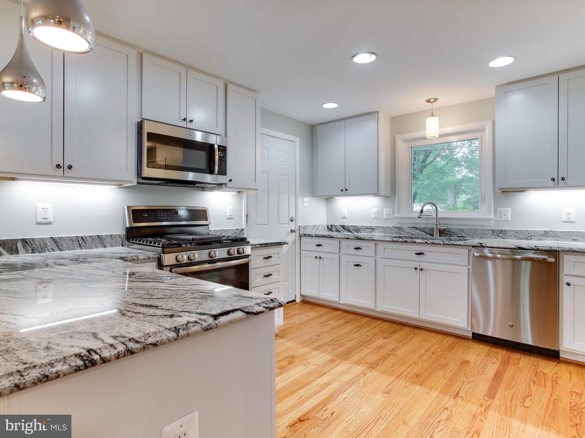 802 Ware Street Southwest Vienna, VA 22180 - Photo 8 of 57 Gallery Image 8