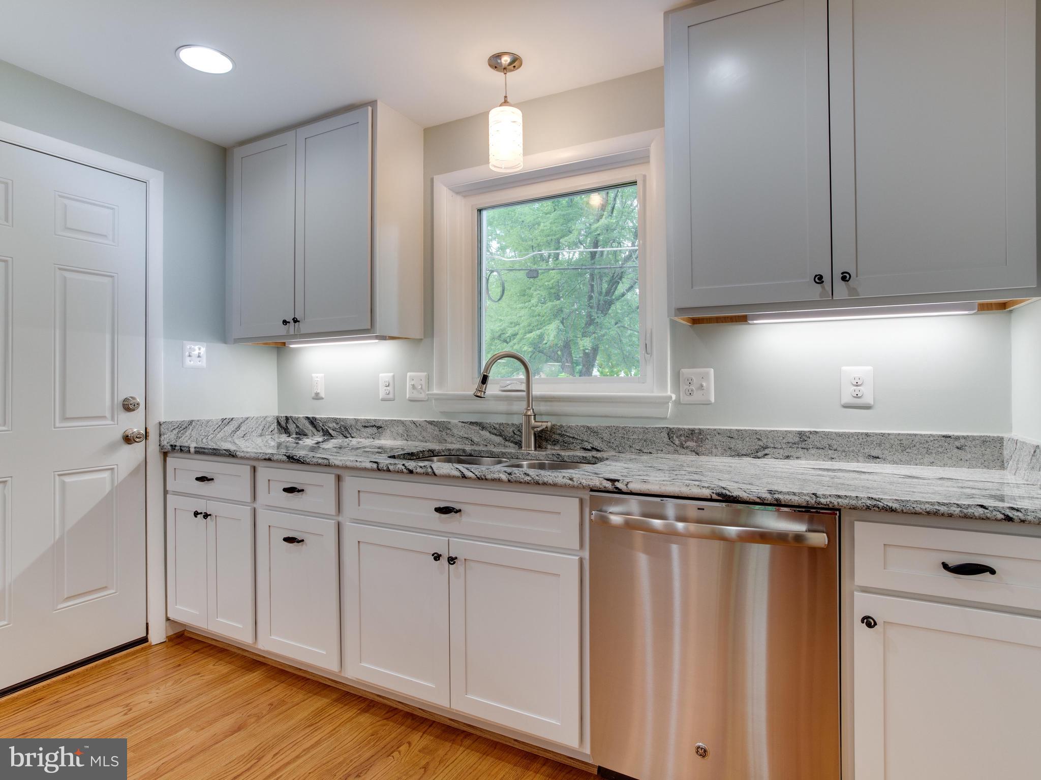 802 Ware Street Southwest Vienna, VA 22180 - Photo 9 of 57 Gallery Image 9