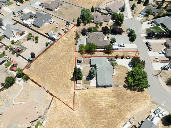 view of building with an outdoor space