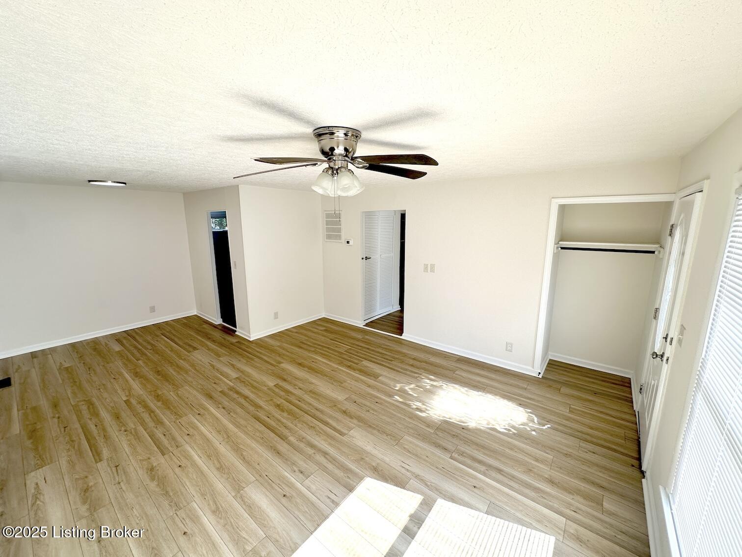 5111 Rangoon Way Louisville, KY 40218 - Photo 2 of 19 IMG_5128