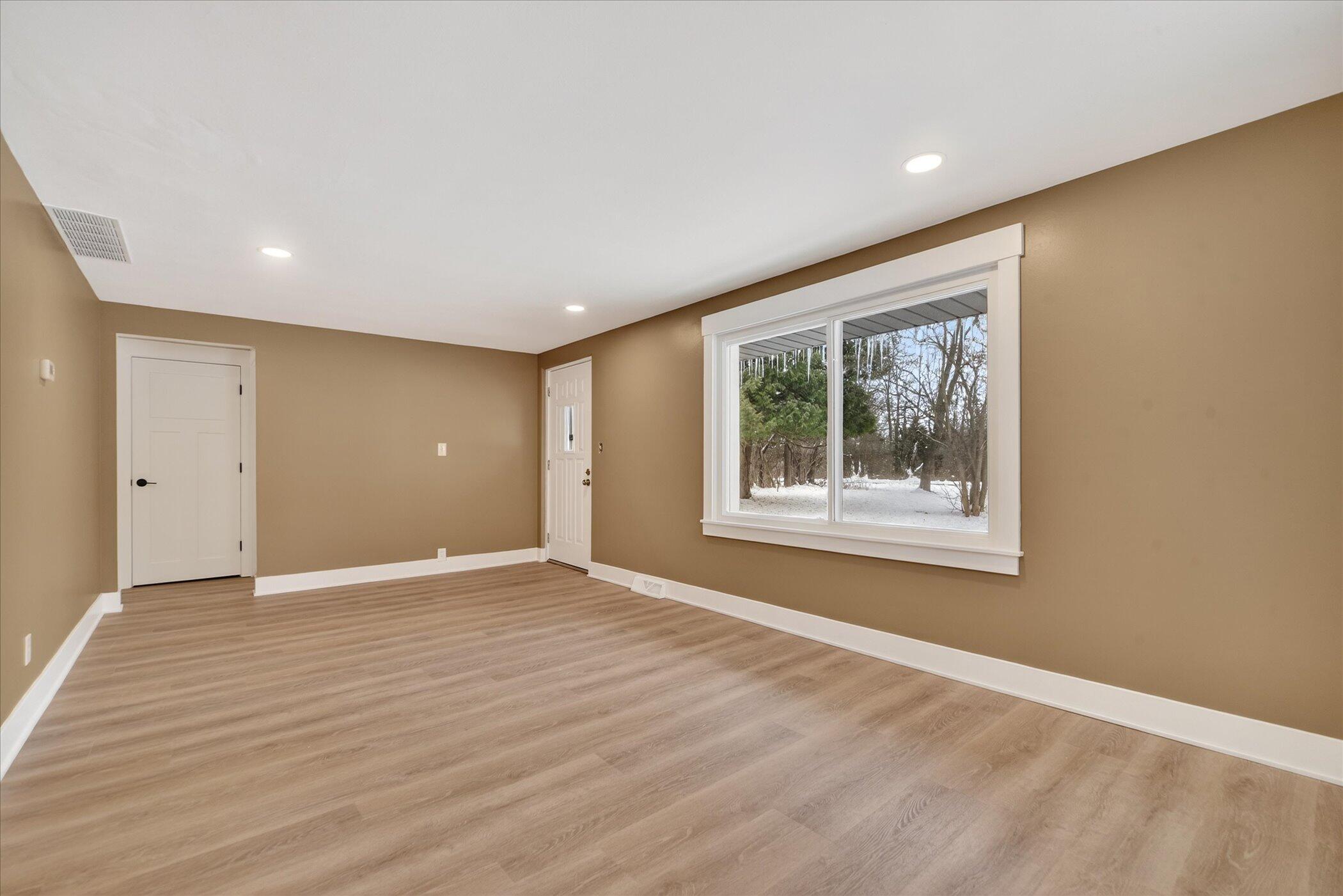 2370 Raby Road East Lansing, MI 48823 - Photo 6 of 21 08-2370 Raby Rd-WindowStill-Photography