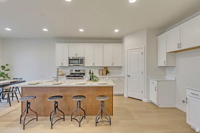 6692 South Shadow Peak Road, Unit 20 West Jordan, UT 84081 - Photo 4 of 21