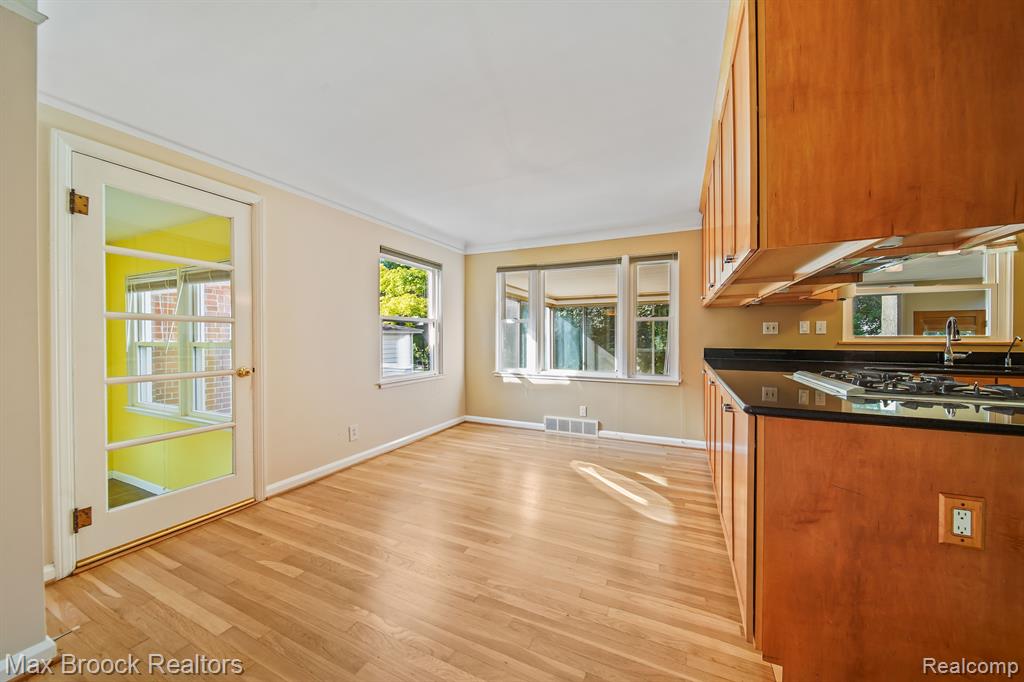 2241 Bedford Road Bloomfield Hills, MI 48302 - Photo 6 of 34 Gallery Image 6