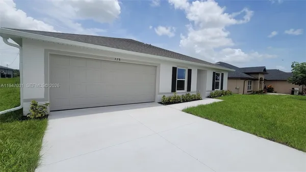$2,300 | 328 Northeast 21st Street, Cape Coral, FL 33909