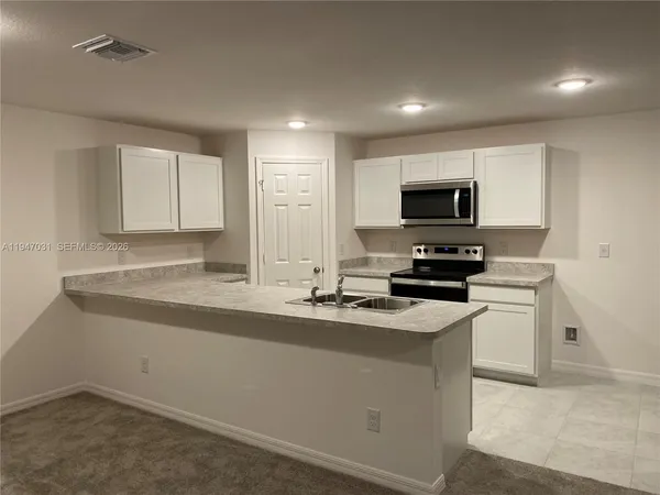 $2,300 | 328 Northeast 21st Street, Cape Coral, FL 33909