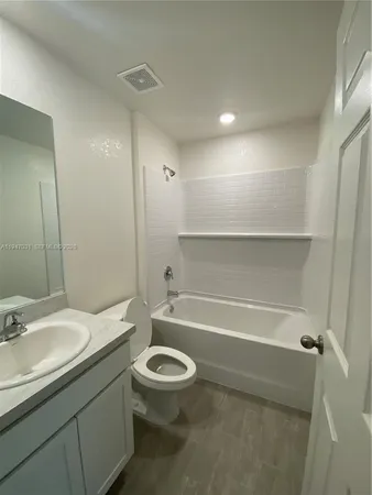 $2,300 | 328 Northeast 21st Street, Cape Coral, FL 33909