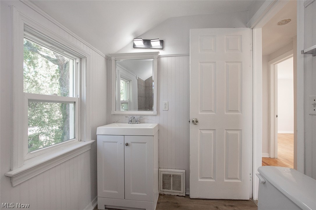 4521 Lilac Road South Euclid, OH 44121 - Photo 17 of 31 Gallery Image 17