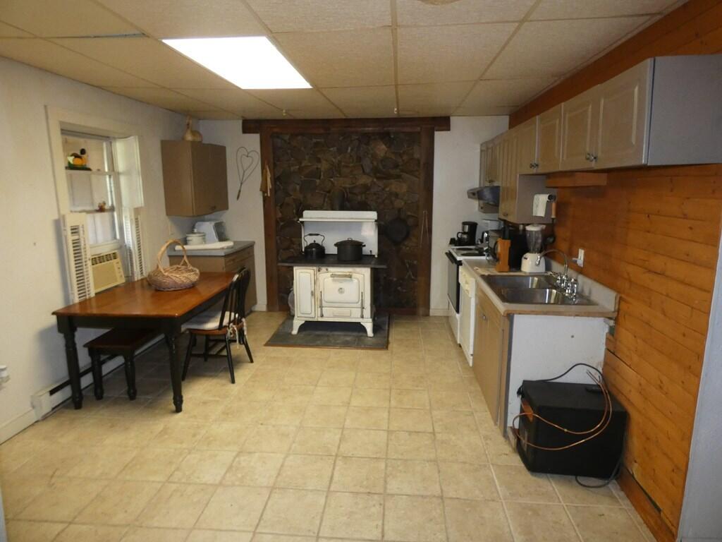 27448 Poor Valley Road Saltville, VA 24370 - Photo 9 of 42 80989_8