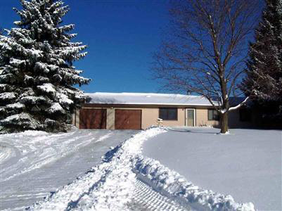 9195 Faussett Road Fenton, MI 48430 - Photo 1 of 4 20196440.JPG