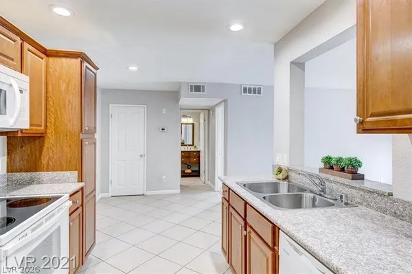 $1,025 | 221 Mission Newport Lane, Unit 108, Las Vegas, NV 89107