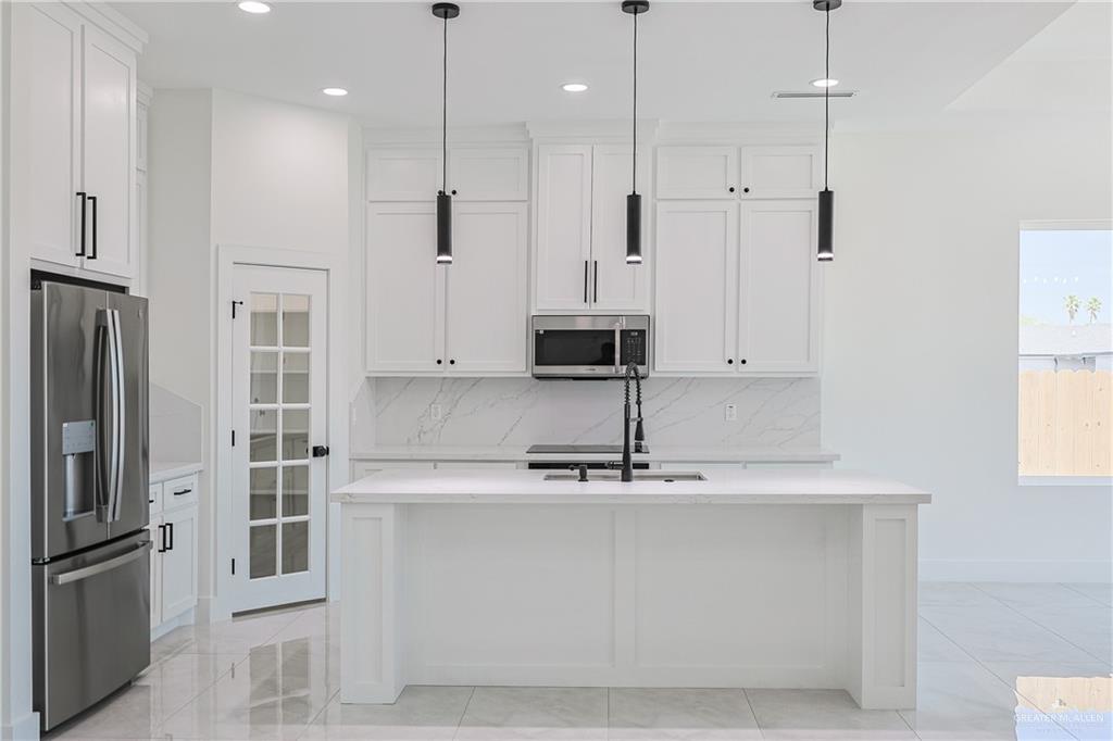 8042 North 51st Street McAllen, TX 78504 - Photo 4 of 25