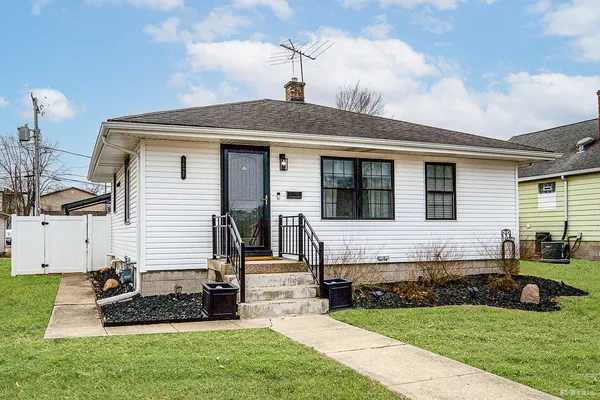 $231,900 | 3527 Lake Street, Lansing, IL 60438