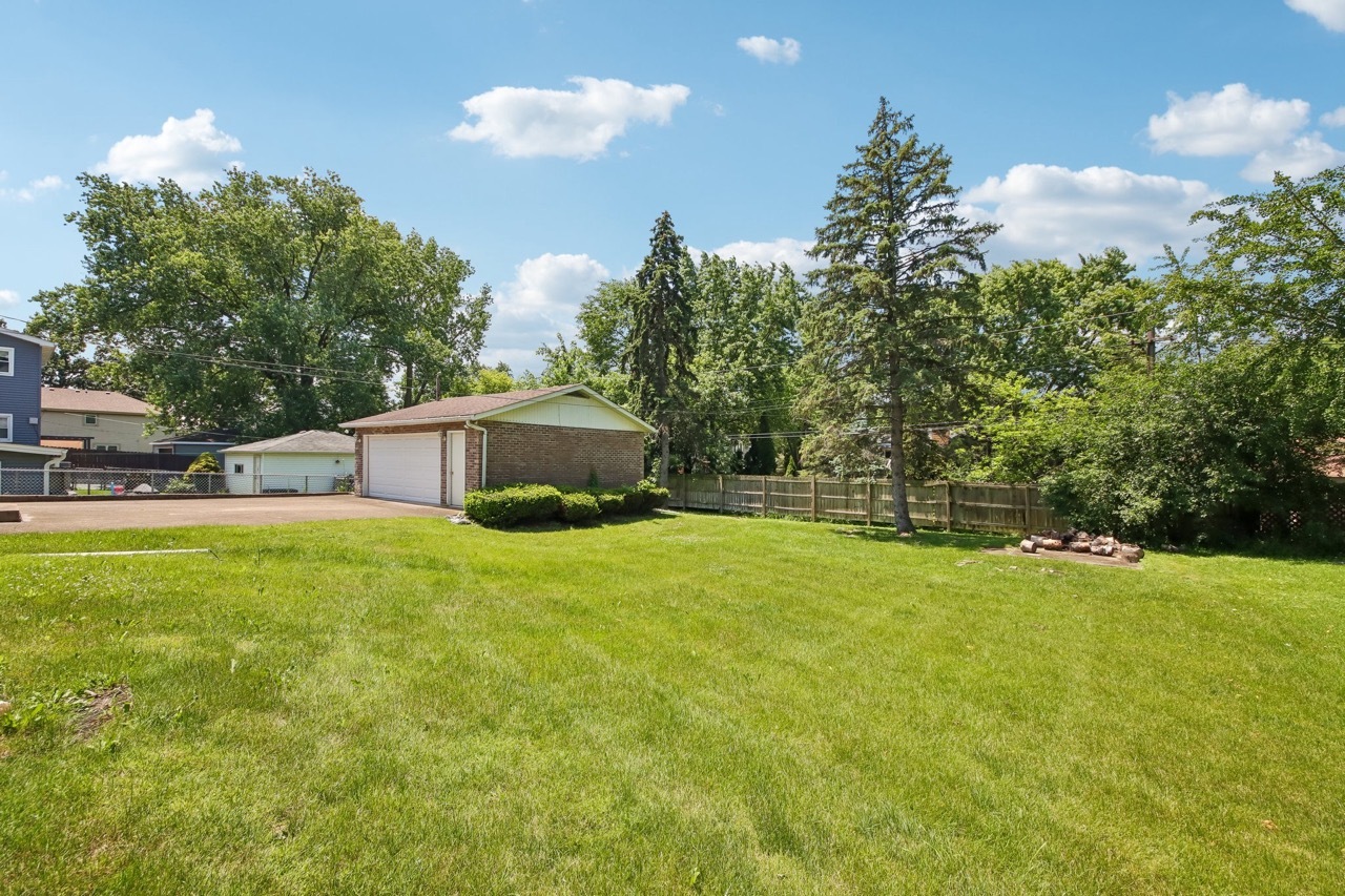 418 Highland Road Willowbrook, IL 60527 - Photo 37 of 44