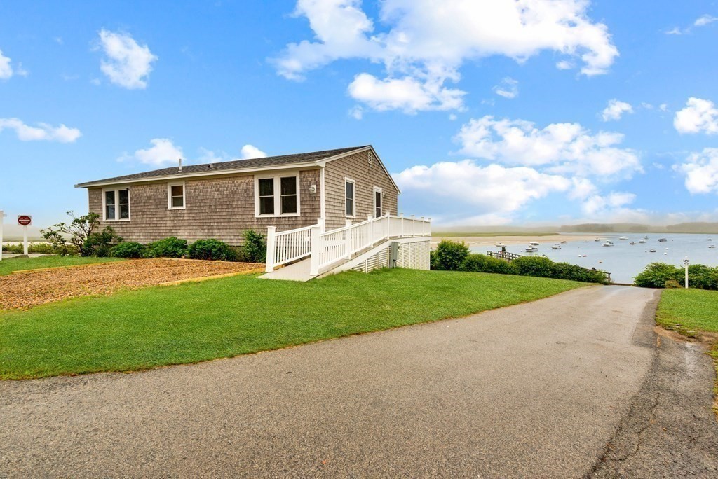 63 River Road Ipswich, MA 01938 - Photo 4 of 31