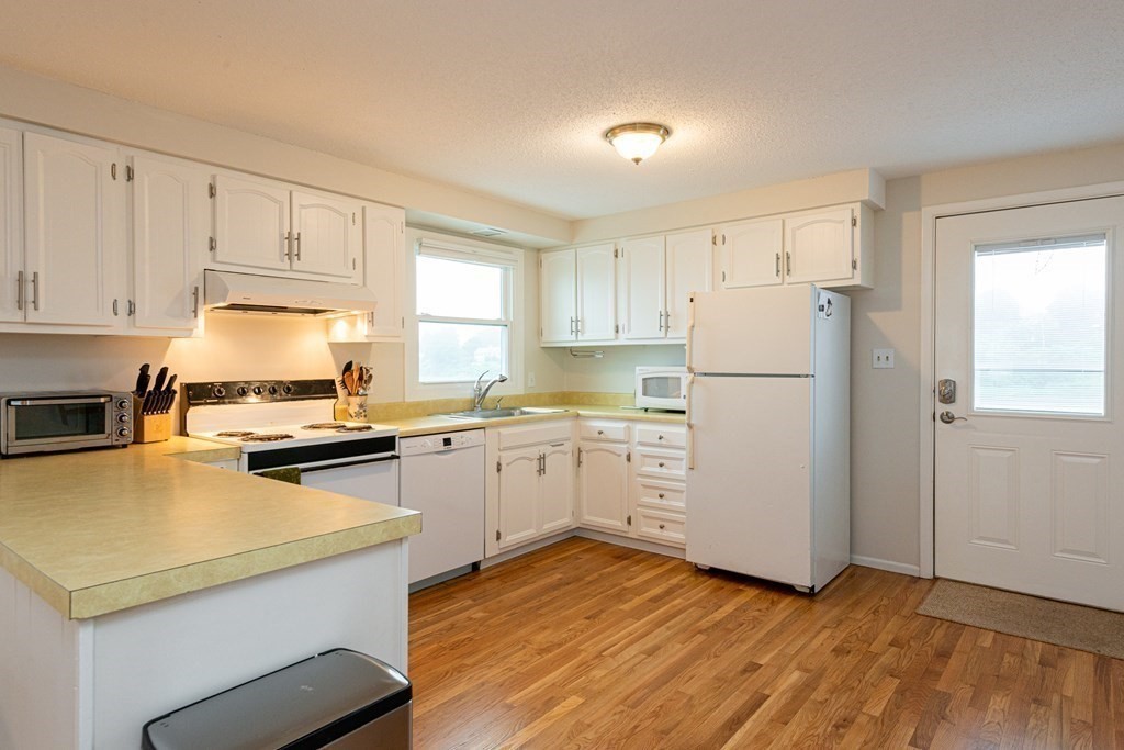 63 River Road Ipswich, MA 01938 - Photo 6 of 31