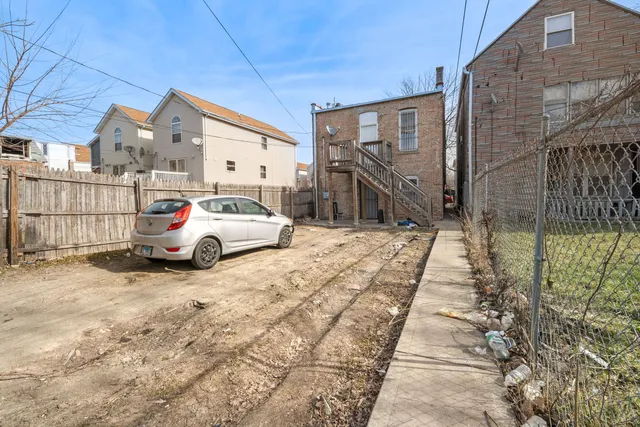 a car parked in front of a building