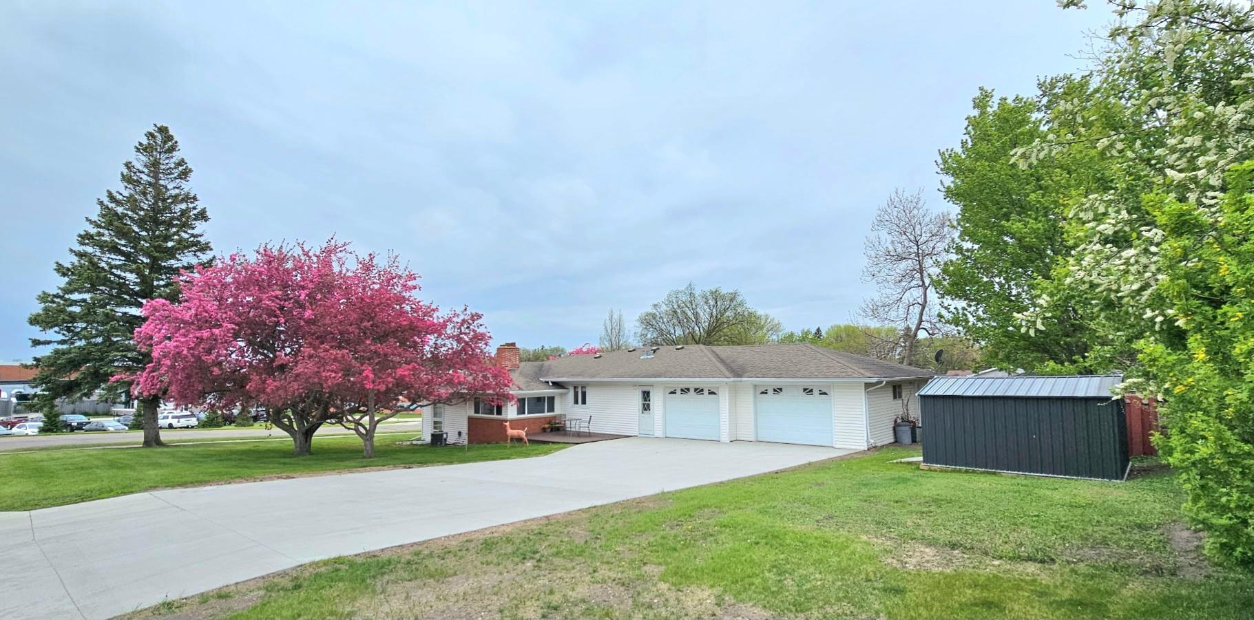 420 James Street Detroit Lakes, MN 56501 - Photo 2 of 24