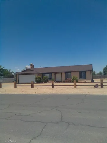 $1,950 | 21036 Rambling Road, Apple Valley, CA 92308