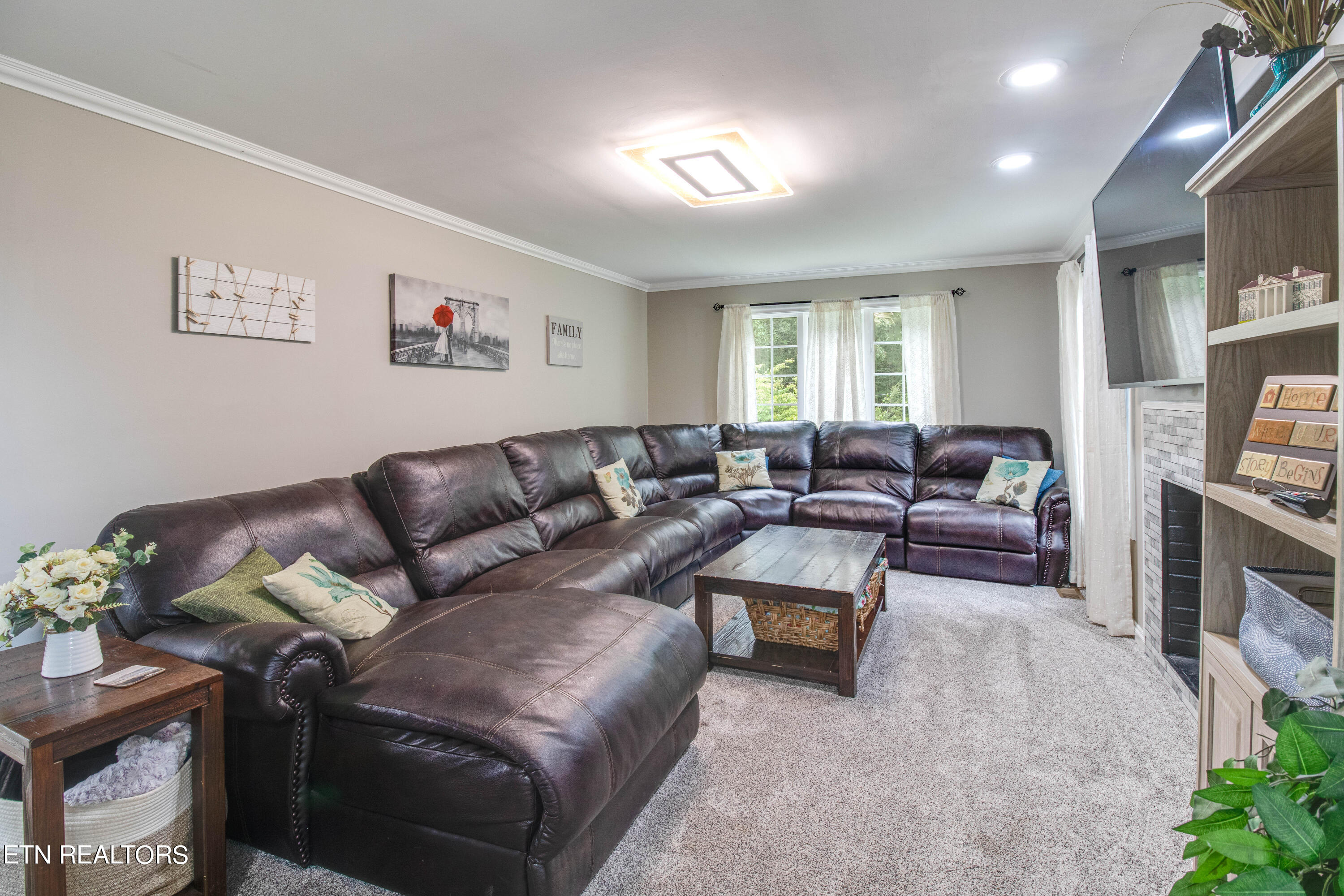315 Bello Road Tazewell, TN 37879 - Photo 29 of 59 Living Room A1