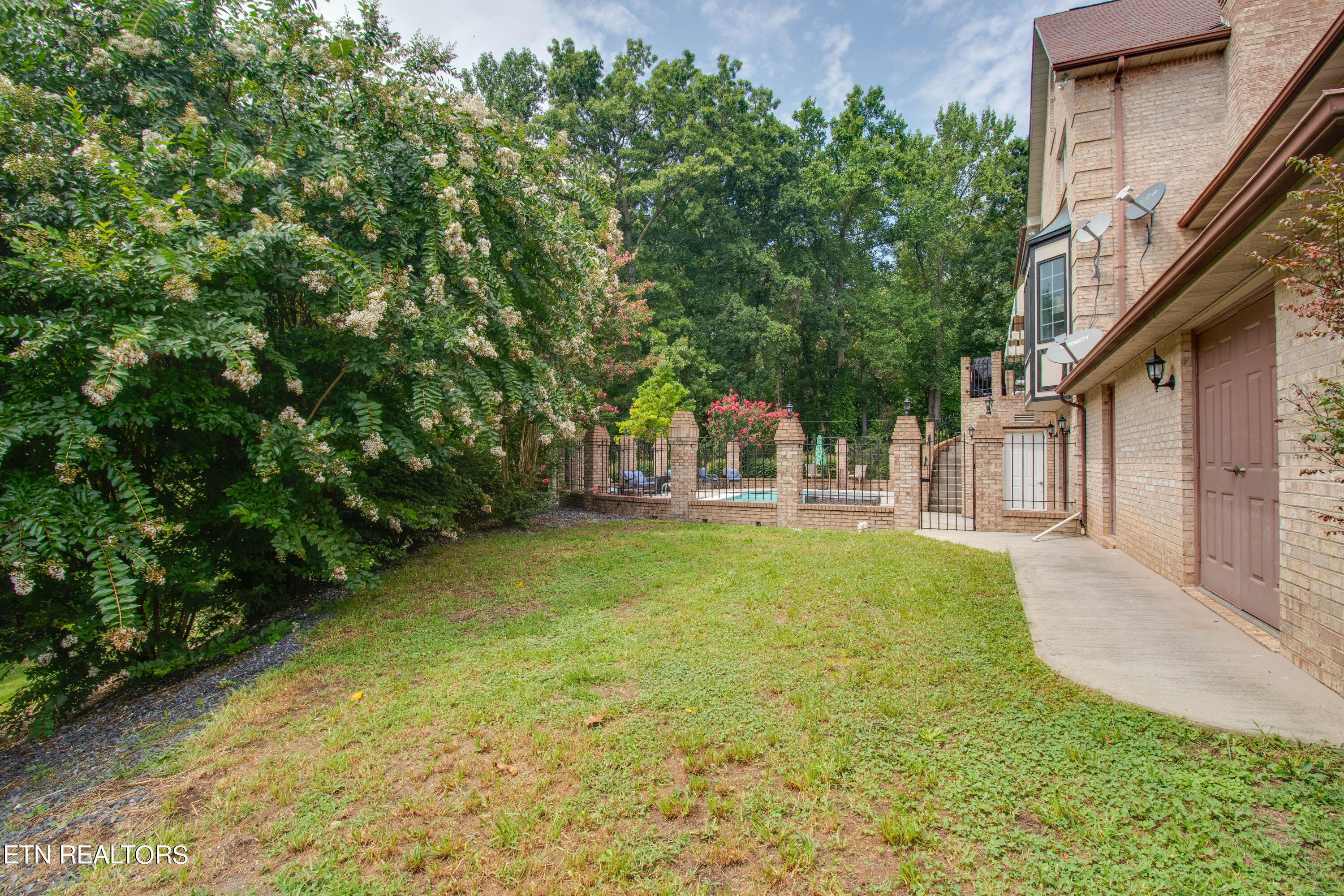 315 Bello Road Tazewell, TN 37879 - Photo 4 of 59 Back Entrance A1