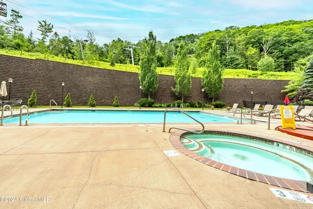 $249,900 | 62 Liftside Drive, Unit 433, Hunter, NY 12442