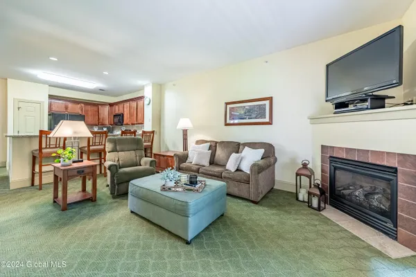 $179,900 | 62 Liftside Drive, Unit 433, Hunter, NY 12442