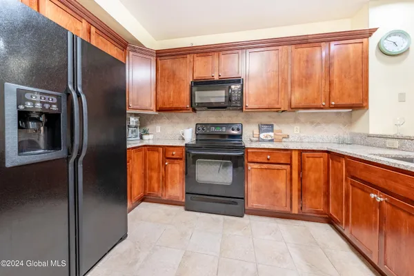 $179,900 | 62 Liftside Drive, Unit 433, Hunter, NY 12442