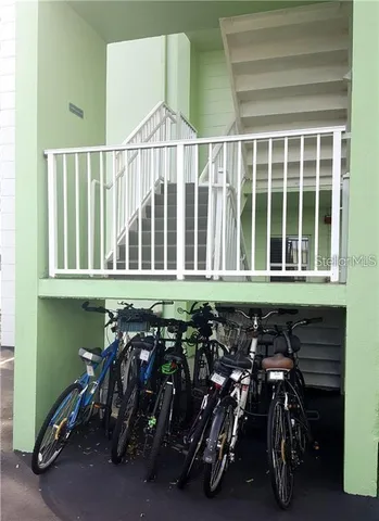 $2,200 | 464 North Paula Drive, Unit 323, Dunedin, FL 34698