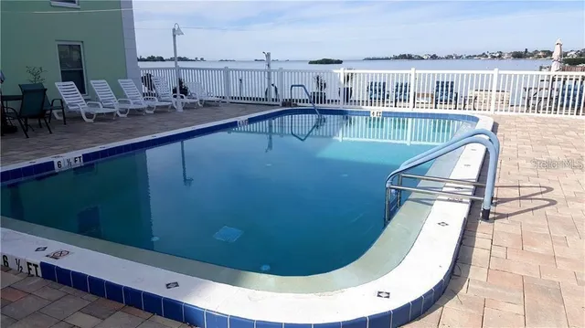 $2,200 | 464 North Paula Drive, Unit 323, Dunedin, FL 34698