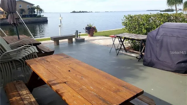 $2,200 | 464 North Paula Drive, Unit 323, Dunedin, FL 34698