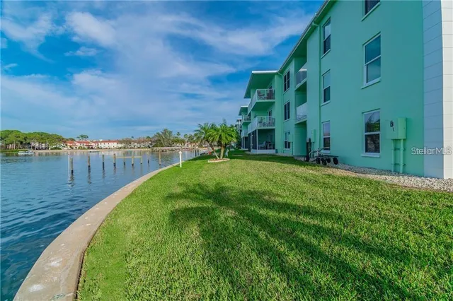 $2,200 | 464 North Paula Drive, Unit 323, Dunedin, FL 34698