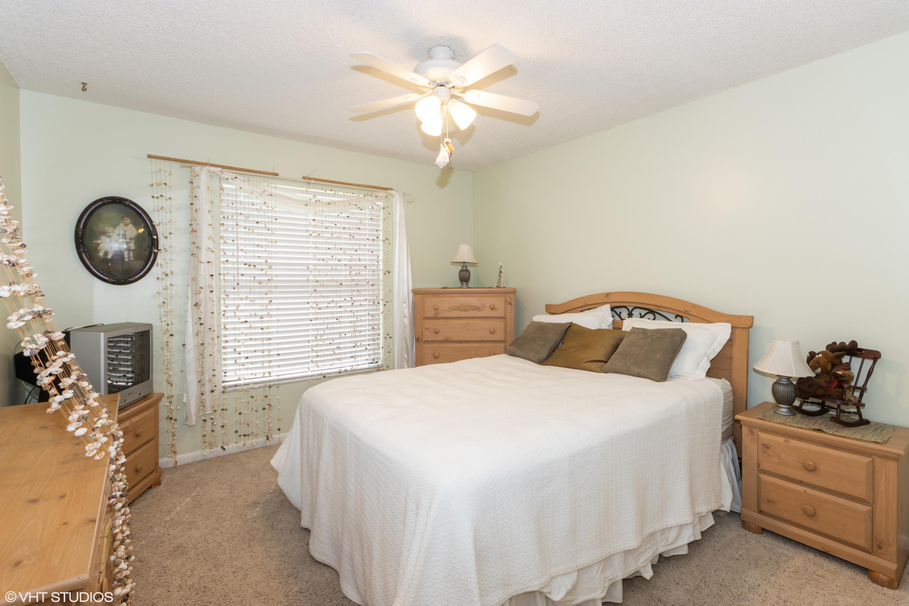 4594 Southeast Geneva Drive Stuart, FL 34997 - Photo 13 of 20 07_4594SEGenevaDrive_2010_HiRes