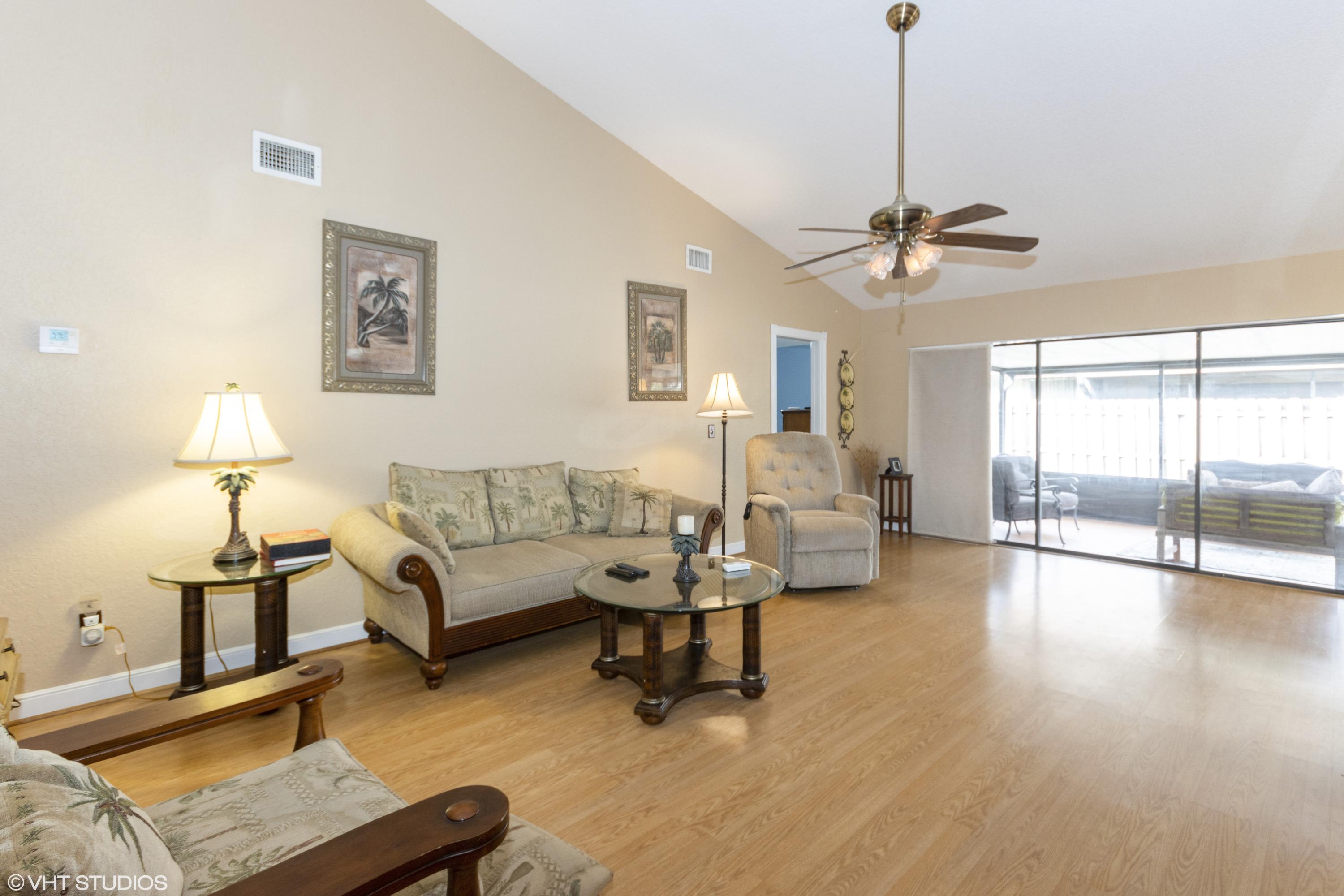 4594 Southeast Geneva Drive Stuart, FL 34997 - Photo 4 of 20 04_4594SEGenevaDrive_2005_HiRes