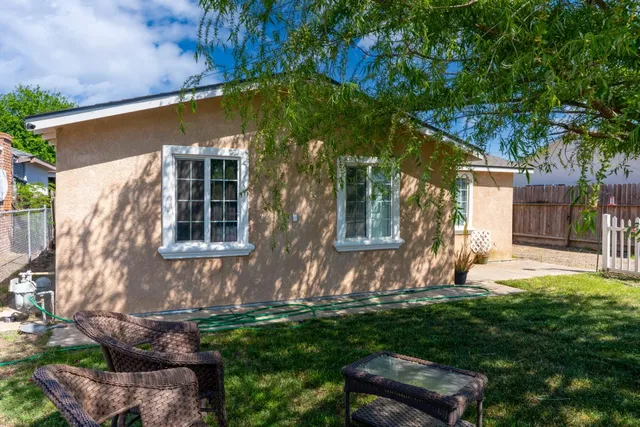 front view of house with a yard