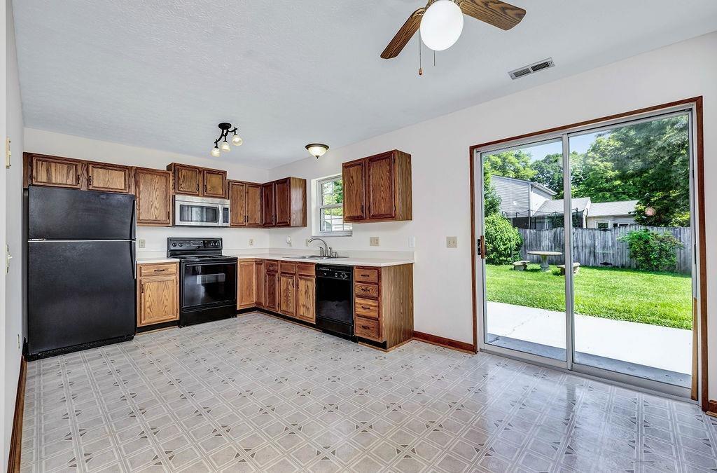 2380 Rose Road Loveland, OH 45140 - Photo 4 of 42