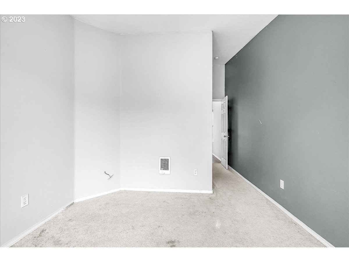 34970 Burt Road St. Helens, OR 97051 - Photo 17 of 33 a view of an empty room