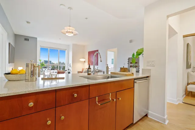 $599,000 | 585 Ninth Street, Unit 443, Oakland, CA 94607